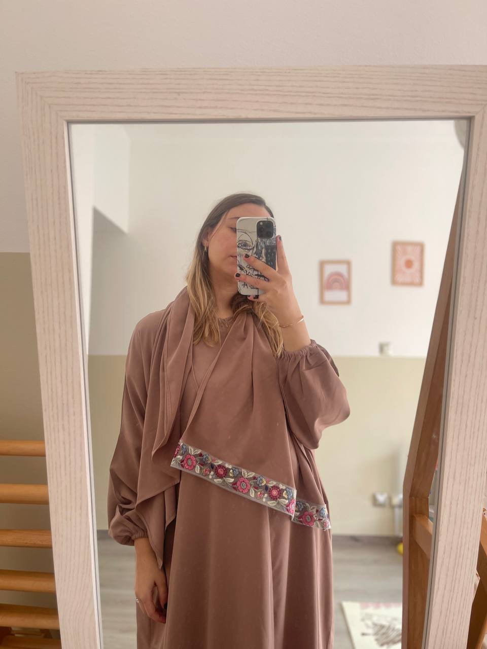 abaya avec foulard intégré