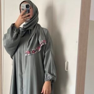 abaya avec foulard intégré