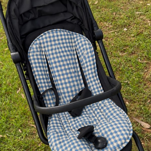 Assise poussette vichy bleu